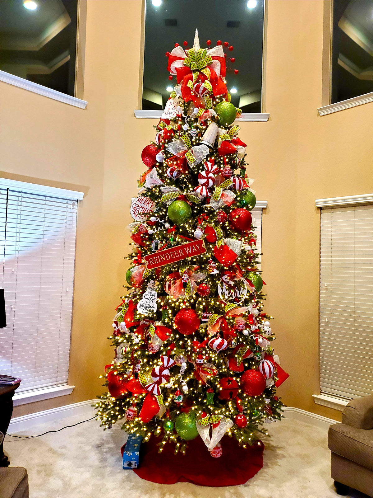Christmas By Krebs 8" (200mm) Ribbed Shiny Sonic Red [1 Piece] Solid Commercial Grade Indoor and Outdoor Shatterproof Plastic, UV and Water Resistant Ball Ornament Decorations