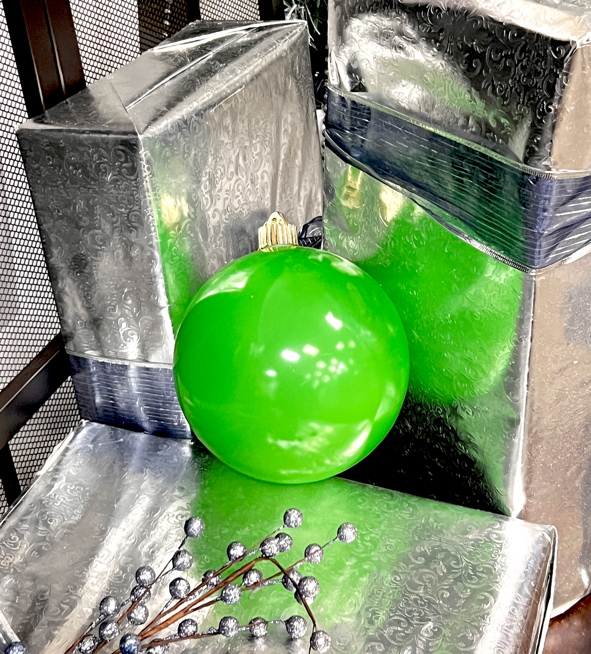 Christmas By Krebs Ornament, Commercial Shatterproof UV Resistant Plastic Christmas Ball Decoration (Kiwi Green, 6 inch (150mm))