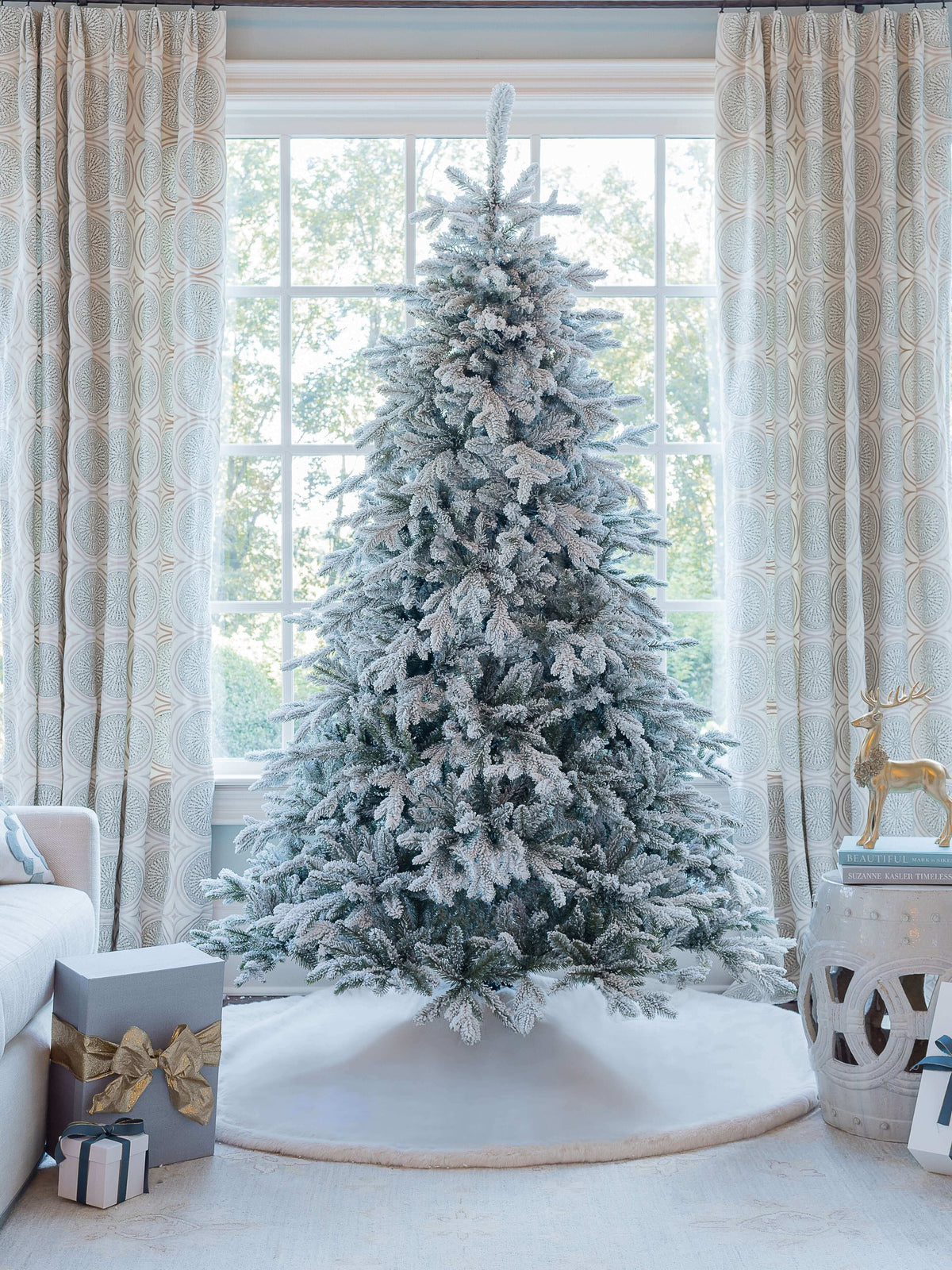 9' Queen Flock® Artificial Christmas Tree with 1100 Warm White LED Lights