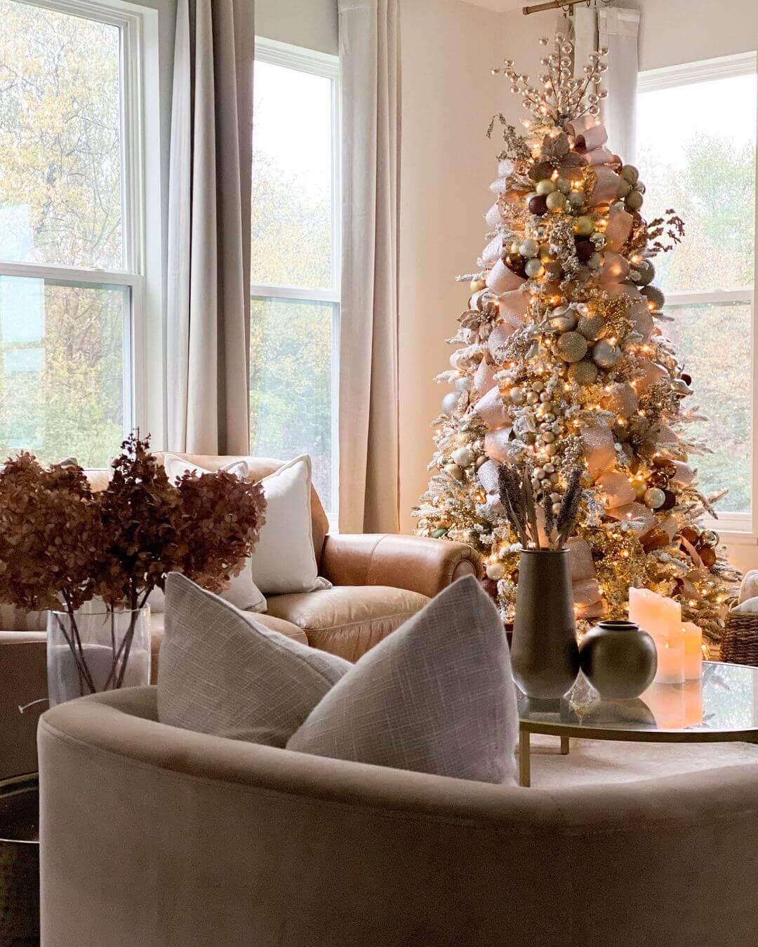7.5' Queen Flock® Artificial Christmas Tree with 800 Warm White LED Lights