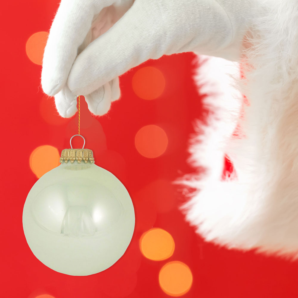 Christmas By Krebs Made in The USA Designer Seamless Glass Christmas Ball Ornaments, 2 5/8" (67mm), 8 Pieces (Shiny Pearl)